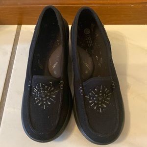 Bzees Black Wedges size 8W